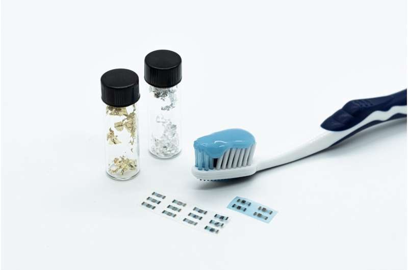 An edible toothpaste-based transistor