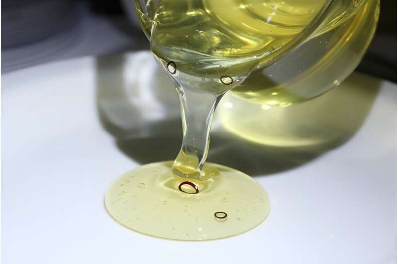 Breakthrough in soft robotics: First toroidal micro-robot to swim autonomously in viscous liquids